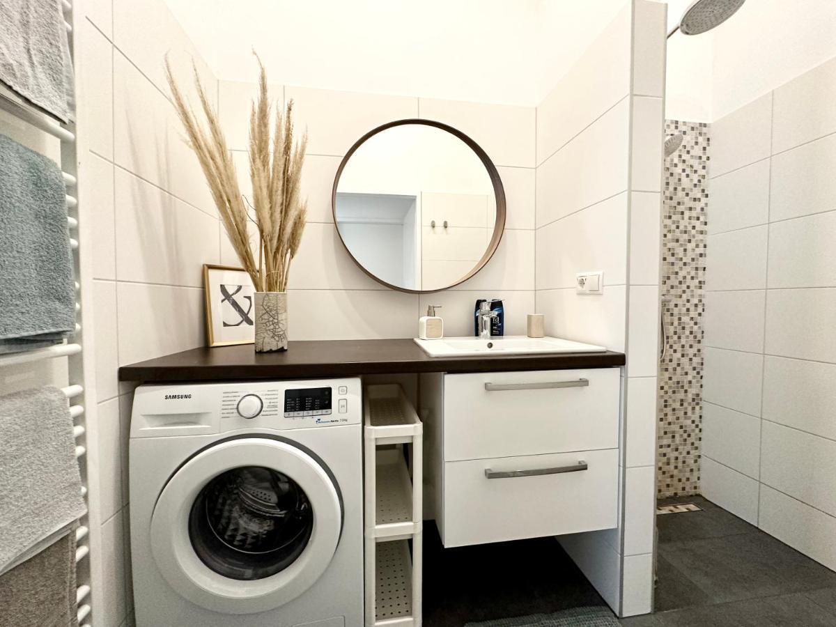 וינה Book-A-Room Panda-Apartments מראה חיצוני תמונה