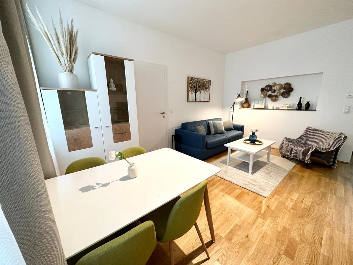 וינה Book-A-Room Panda-Apartments מראה חיצוני תמונה